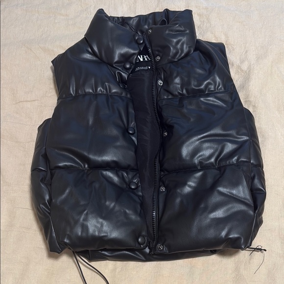 Zara Jackets & Blazers - Black Zara Puffer Vest